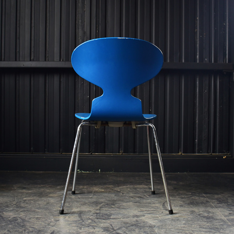 アントチェア 青色 アルネ・ヤコブセン アリンコチェア | オリジナルチェアの販売、椅子の張り替えなど。椅子屋Sheep