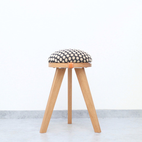 『marumoko』stool/polka dots &oak（無垢材）