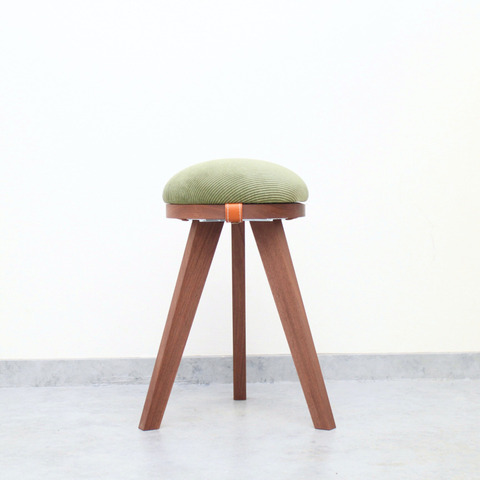 『marumoko』stool/moss green &walnut（無垢材）