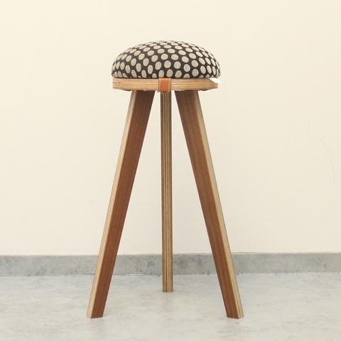 『marumoko』 high stool/polka dots &walnut（突板）