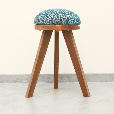 『marumoko』stool/ 幾何学模様 saxe blue &white oak（突板）