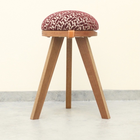 『marumoko』stool/ 幾何学模様 wine red &white oak（突板）