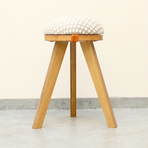 『marumoko』stool/light gray dot &white oak（突板）